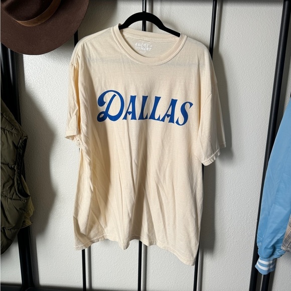 ascot & hart Tops - Ascot & Hart ivory blue Dallas graphic oversized T-shirt tee shirt top vintage